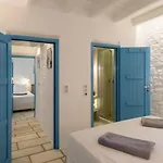 Key 1 * Santa Maria (Paros)