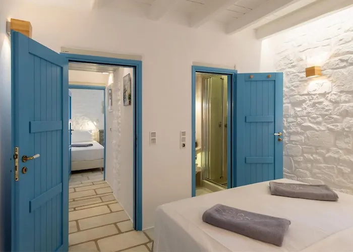 Key 1 * Santa Maria (Paros)